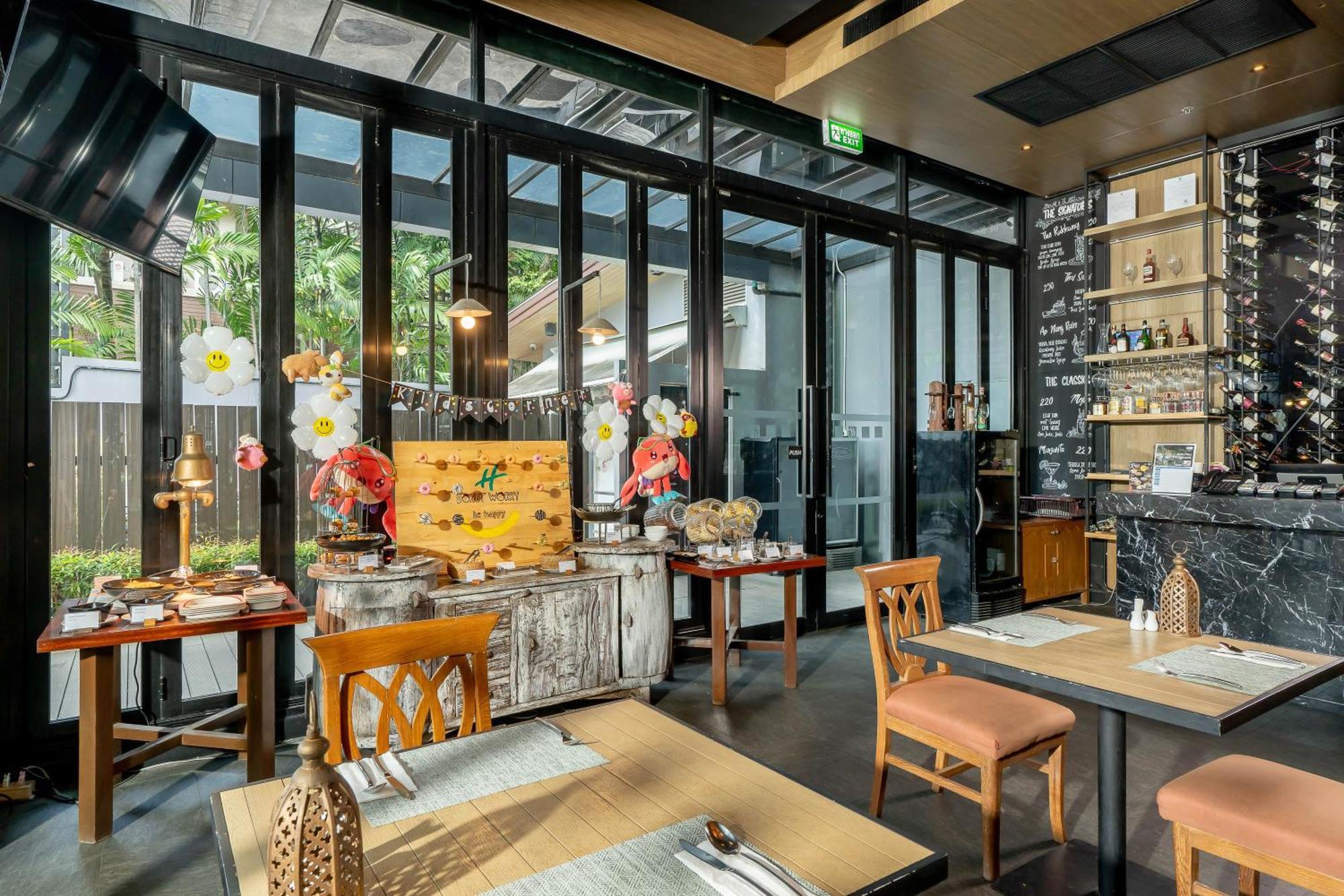 โรงแรม ฮอลิเดย์ รีสอร์ต กระบี่ อ่าวนาง บีช - โรงแรมในเครือ Ihg 4*